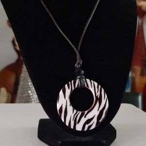 Black and white leopard print necklace